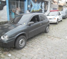 Trânsito apreende mais dois carros por transporte clandestino