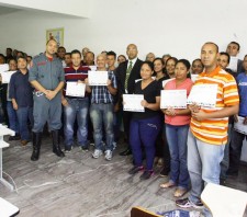 Profissionais recebem certificados do Curso de Portaria e Recepção