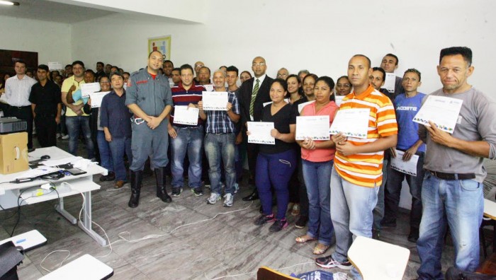 Profissionais recebem certificados do Curso de Portaria e Recepção