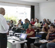 300 pessoas se inscrevem no Curso de Portaria e Recepção