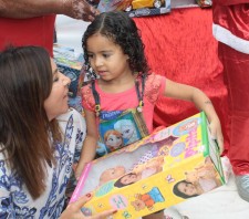 Campanha Natal Feliz conclui entrega de brinquedos para 15 mil crianças