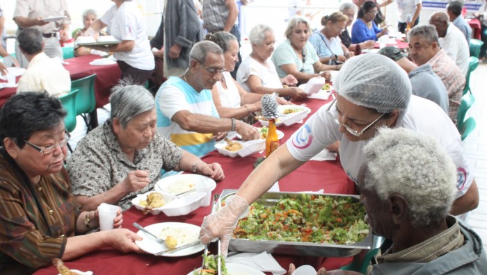 Fundo Social realiza “Almoço de Natal” para 900 pessoas