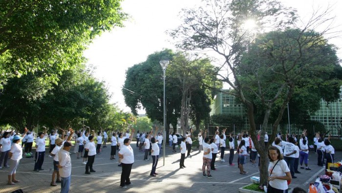 Lian Gong em Suzano celebra chegada do verão