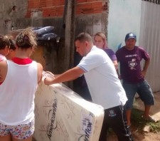 Defesa Civil e Assistência Social distribuem kits para famílias prejudicadas pelas chuvas