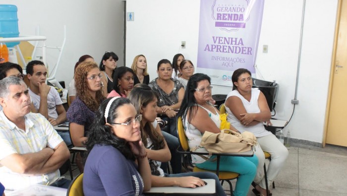 Prefeitura forma mais 30 alunas no curso de cabeleireiro do Gerando Renda