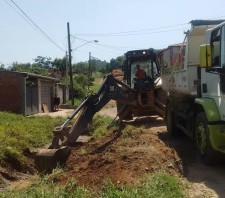 Prefeitura intensifica limpeza de rios e córregos