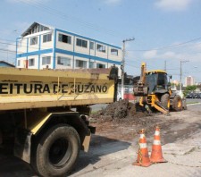 Secretaria de Manutenção realiza reparo na Rua 7 de Setembro