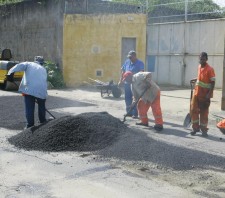 Prefeitura inicia manutenção viária nas Chácaras Reunidas Guaió