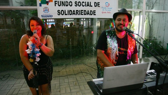 Melhor Idade  brinca o carnaval em baile do Fundo Social
