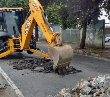 Prefeitura realiza manutenção na avenida João Batista Fitipaldi