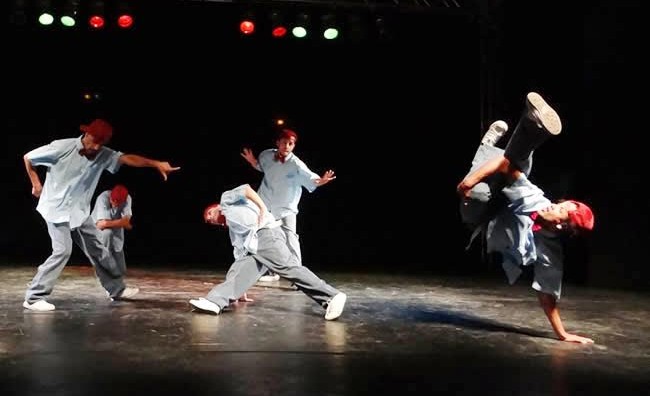 Suzano receberá “Frank Ejara e os Discípulos do Ritmo” e “Sonho de uma Noite de Verão”, da Cia. Novelo