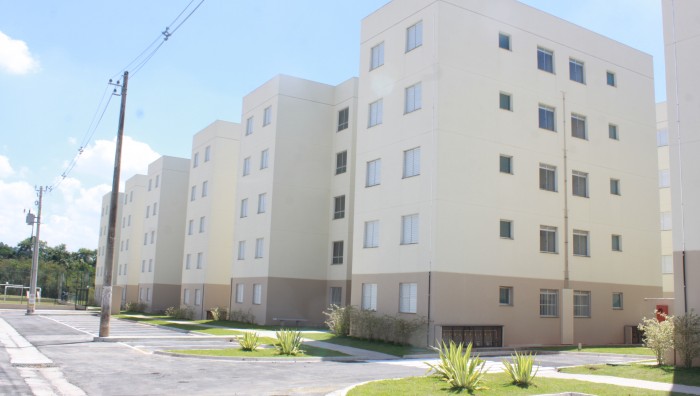 300 famílias suzanenses são contempladas com apartamentos