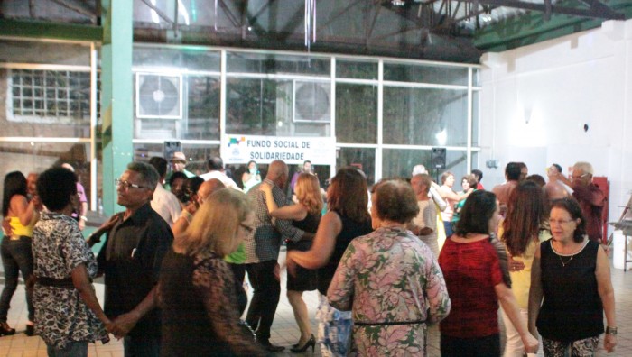 Baile do Fundo Social homenageia as mulheres
