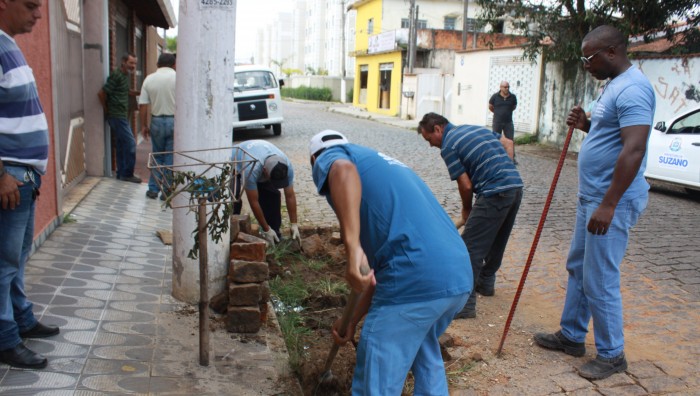 Rua Jeca Tatu recebe manutenção