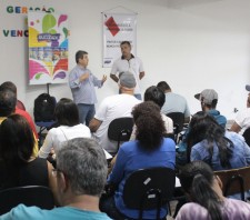 Oficina de pintura residencial reúne mais de 80 pessoas