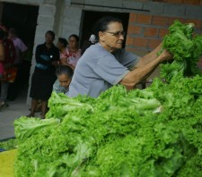 Prefeitura entrega alimentos para quase 7 mil famílias em situação de vulnerabilidade