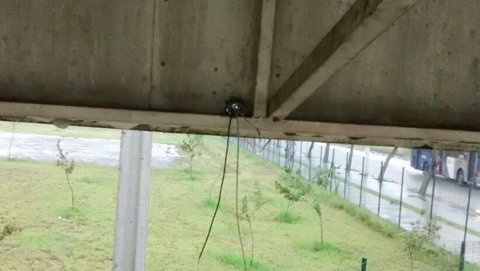 Vândalos destroem refletores e furtam cabos de energia do Parque Max Feffer