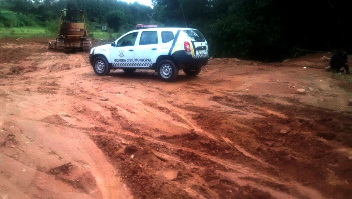 GCM impede crime ambiental na Estrada Sete Cruzes