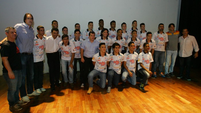 Lançamento do projeto “Voleimania 2016” lota Teatro Armando de Ré