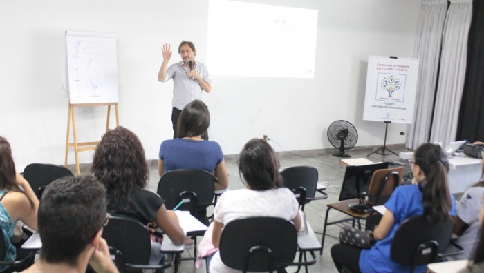 Prefeitura realiza palestra especial para jovens sobre Incorporação do Conhecimento