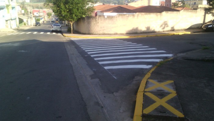 Prefeitura reforça sinalização viária no Jardim Leblon