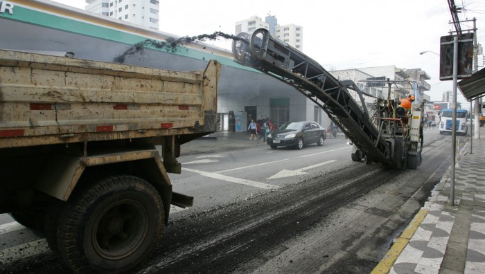 Prefeitura inicia recapeamento da Rua Baruel