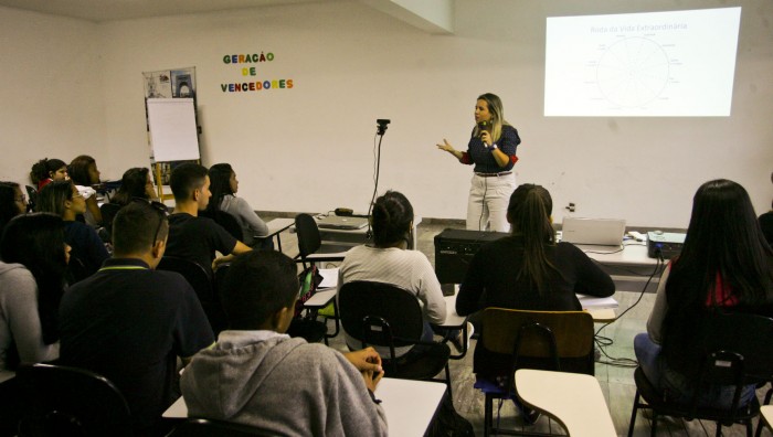 Danieli Guimarães ministra palestra sobre “Inteligência Emocional em Coaching”