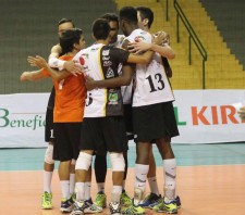 Vôlei Suzano encara o Centro Olímpico no Portelão