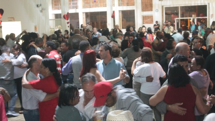 Homenagem às Mães: Baile do Fundo Social deve atrair 400 pessoas