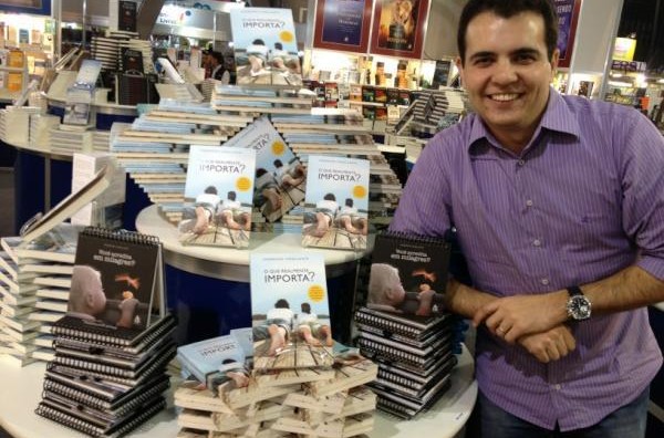 Anderson Cavalcante ministra palestra motivacional para jovens