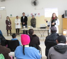 Assistência Social e Saúde realizam ação comunitária no Miguel Badra