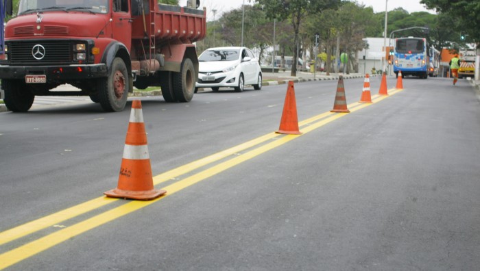 Prefeitura conclui serviço de sinalização da Rua Baruel