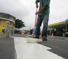 Prefeitura inicia sinalização na Rua Baruel
