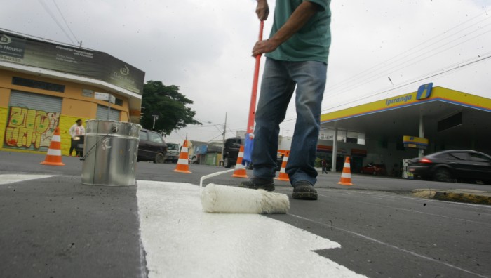 Prefeitura inicia sinalização na Rua Baruel