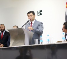 Rodrigo Ashiuchi é empossado prefeito de Suzano-SP