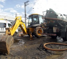 Retroescavadeira da Prefeitura de Suzano-SP é roubada durante trabalho no Sesc