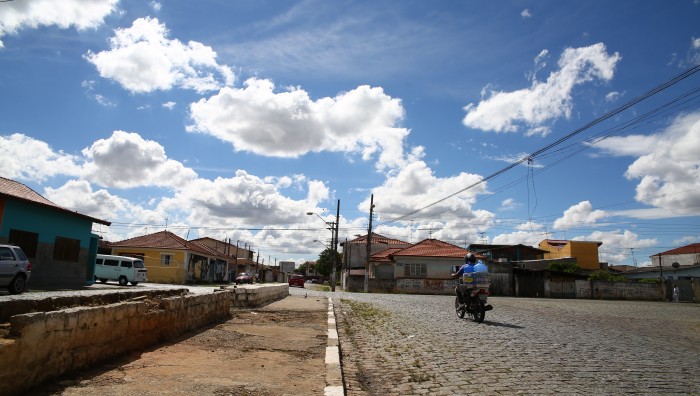 Prefeitura de Suzano-SP realiza limpeza e capinação no Parque Maria Helena e Sesc
