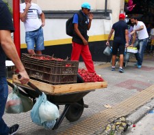 Prefeitura de Suzano-SP dá início à operação de  retirada do comércio informal da malha central