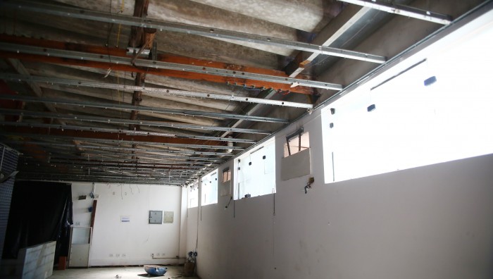 Prefeito e secretário de Saúde vistoriam obras de reforma da recepção do Pronto-Socorro Municipal