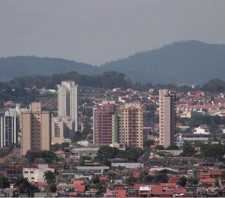 Comunidade do Jardim Santa Inês discute melhorias para o bairro com representantes da prefeitura
