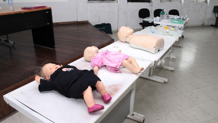Enfermeiros da rede municipal de Saúde participam de curso permanente para emergência infanto-juvenil