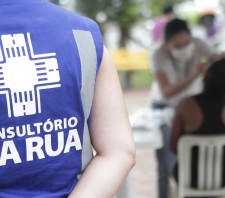 Prefeitura de Suzano-SP ministra palestra sobre saúde bucal para pessoas em situação de rua