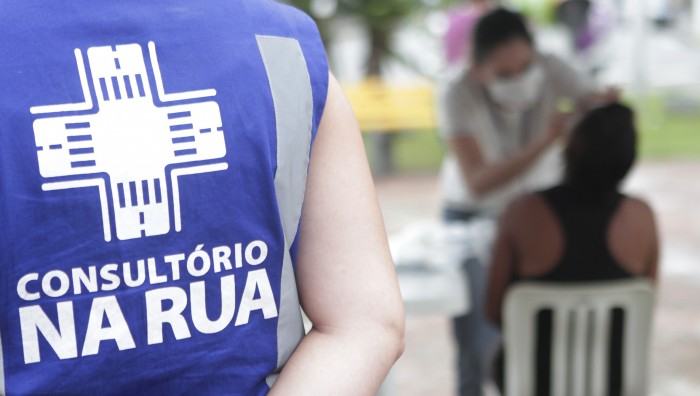 Prefeitura de Suzano-SP ministra palestra sobre saúde bucal para pessoas em situação de rua
