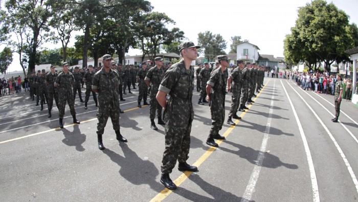 Prefeito de Suzano-SP participa de solenidade de matrícula de cem atiradores do Tiro de Guerra
