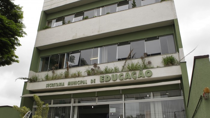 Secretário de Educação cobra construção de unidades escolares e verbas do FDE com secretário de Estado