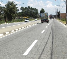 Sinalização horizontal de ruas da zona norte de Suzano-SP é revitalizada