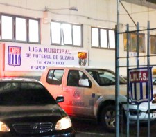 Prefeito de Suzano-SP inaugura nova sede da Liga Municipal de Futebol