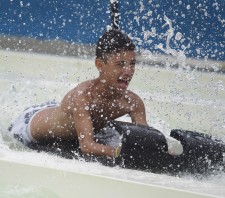 Fundo Social de Suzano-SP firma parceria e leva 500 crianças a parque aquático