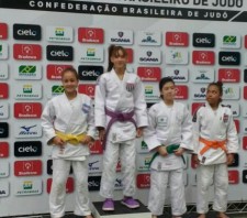 Judocas de Suzano-SP conquistam ouro e prata no “Campeonato Brasileiro Regional de Judô”