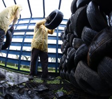 Secretaria do Meio Ambiente de Suzano-SP recolhe mais de 2 mil pneus para reciclagem